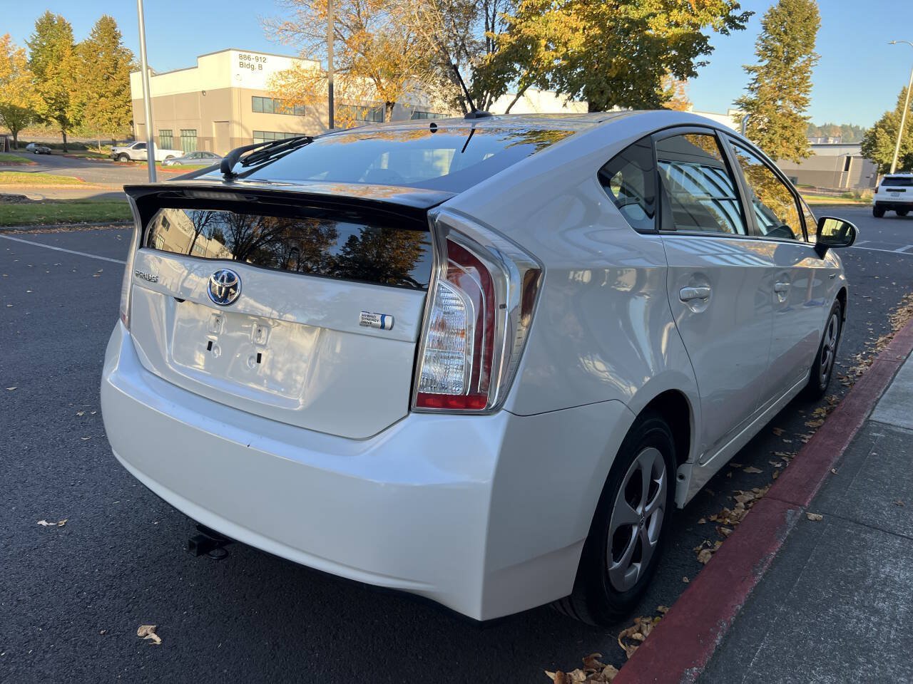 Used 2012 Toyota Prius Four w/ Preferred Accessory Pkg FWD image 3
