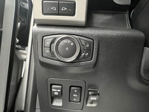 Used 2019 Ford F150 Lariat w/ Equipment Group 502A Luxury image 32