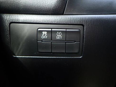 Used 2015 MAZDA MAZDA3 i Sport image 22