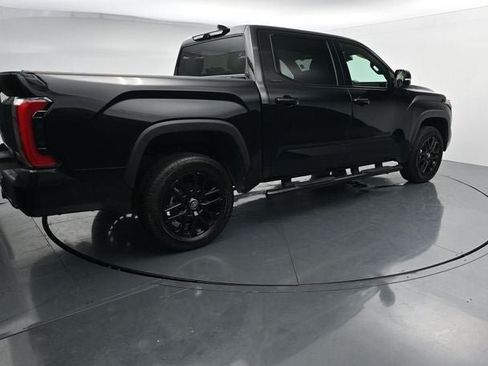 Used 2025 Toyota Tundra Limited AWD/4WD image 10