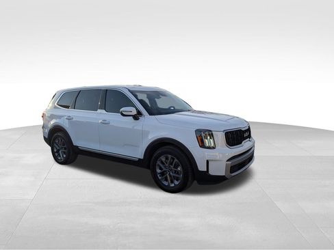 Used 2023 Kia Telluride LX image 2