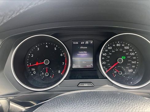Used 2018 Volkswagen Tiguan SEL FWD image 26