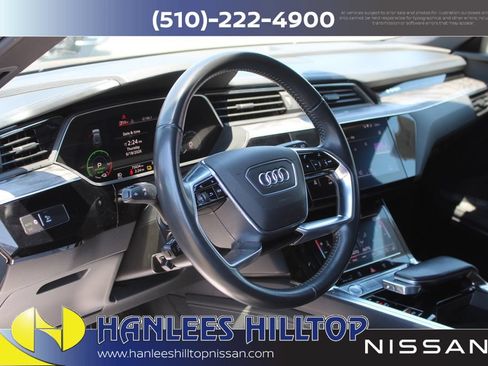 Used 2019 Audi e-tron Prestige w/ Prestige Package AWD/4WD image 13