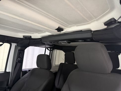 Used 2017 Jeep Wrangler Unlimited Sport w/ Connectivity Group image 12