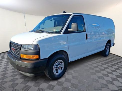 Used 2020 GMC Savana 2500 w/ Communications Package RWD image 3