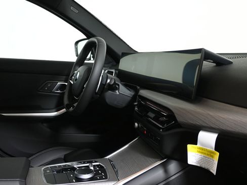 New 2026 BMW 330i xDrive Sedan w/ Convenience Package image 33