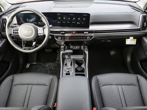 New 2025 Kia Sorento S image 14