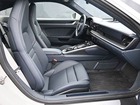 Certified 2025 Porsche 911 Carrera RWD image 28