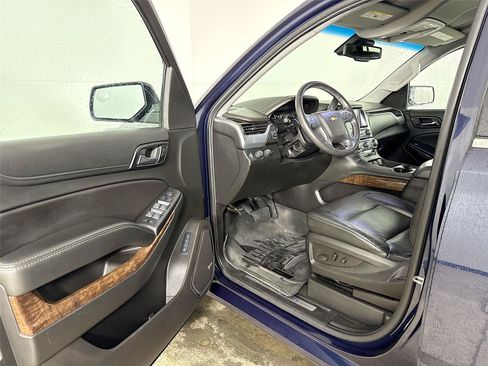 Used 2018 Chevrolet Tahoe LT AWD/4WD image 3
