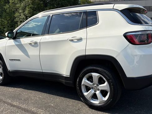 Used 2018 Jeep Compass Latitude w/ Cold Weather Group AWD/4WD image 7