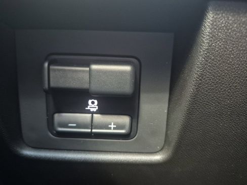 Used 2024 GMC Canyon Elevation w/ Convenience Package image 18