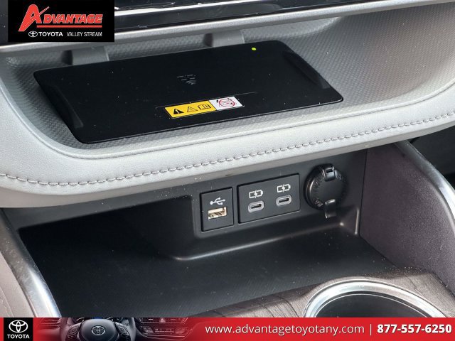 Used 2023 Toyota Highlander Limited AWD/4WD image 37