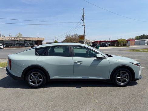 Used 2025 Kia K4 LXS image 2