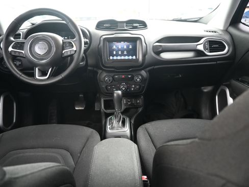 Used 2018 Jeep Renegade Latitude image 5