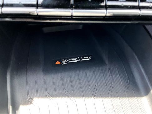 Used 2025 Chevrolet Equinox EV RS w/ Convenience Package II FWD image 32
