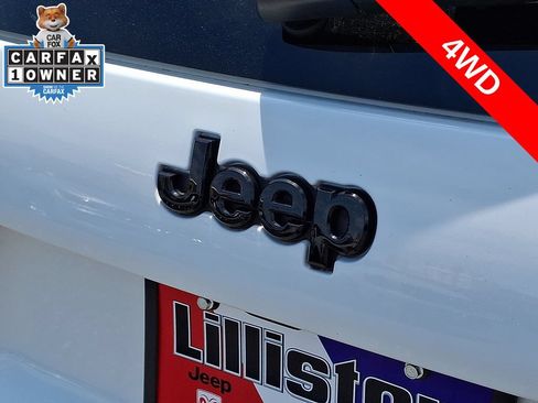Used 2022 Jeep Cherokee Latitude w/ Sun & Sound Group AWD/4WD image 30