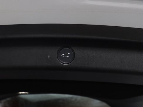 Used 2021 Tesla Model Y Long Range image 18