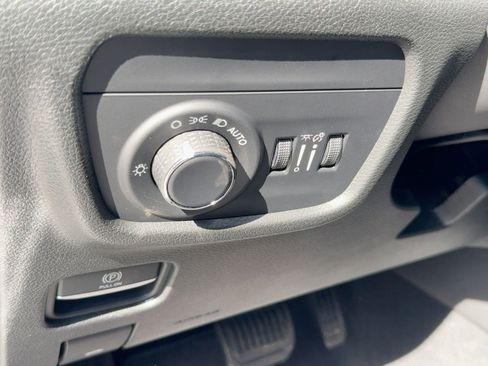 New 2025 Jeep Grand Cherokee L Laredo image 19