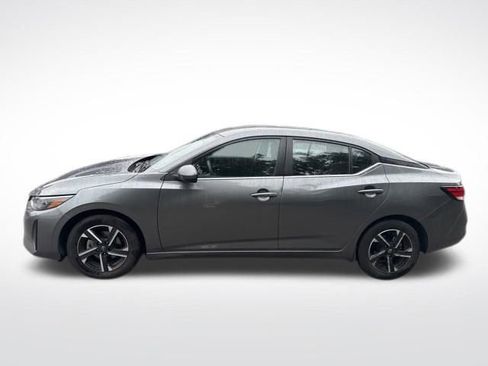Used 2024 Nissan Sentra SV FWD image 2