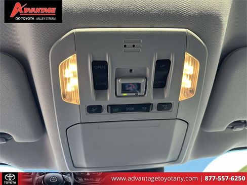 Used 2023 Toyota Highlander Limited image 36