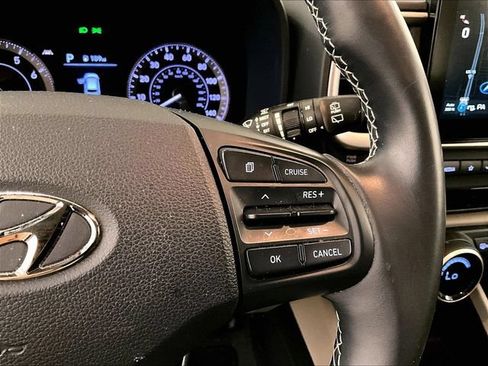 Used 2020 Hyundai Venue FWD image 18