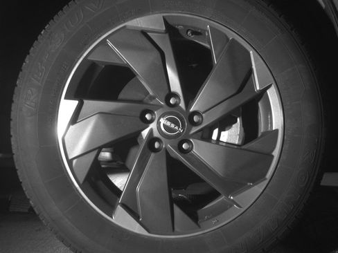 Used 2025 Nissan Rogue SV image 13