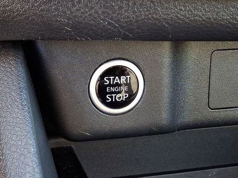 Used 2023 Nissan Rogue S image 24