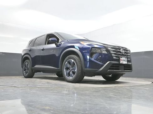 Used 2024 Nissan Rogue SV FWD image 47
