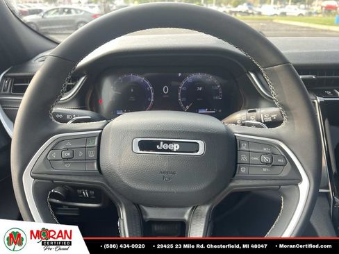 Used 2024 Jeep Grand Cherokee Altitude AWD/4WD image 18