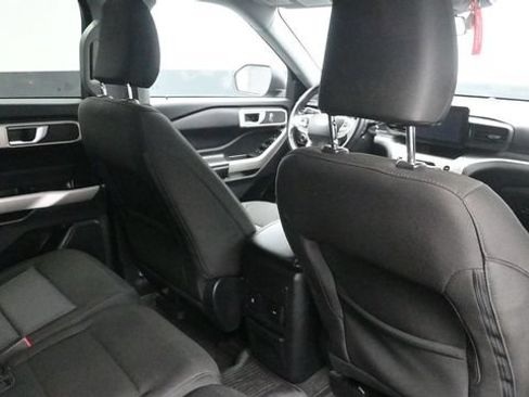Used 2022 Ford Explorer XLT AWD/4WD image 11