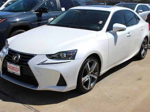 Used 2019 Lexus IS 300 w/ Premium Package RWD image 6