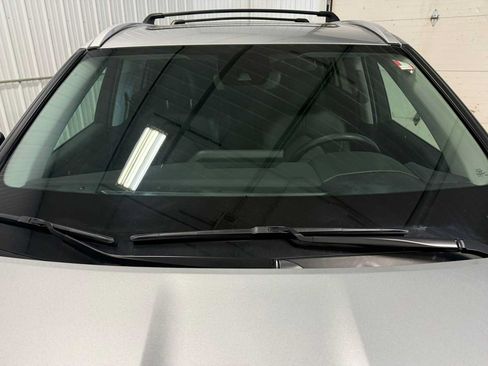 Used 2023 Toyota Highlander XLE AWD/4WD image 14