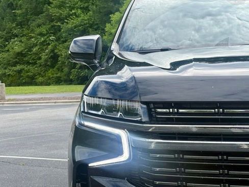 Used 2022 Chevrolet Tahoe RST w/ Luxury Package AWD/4WD image 12