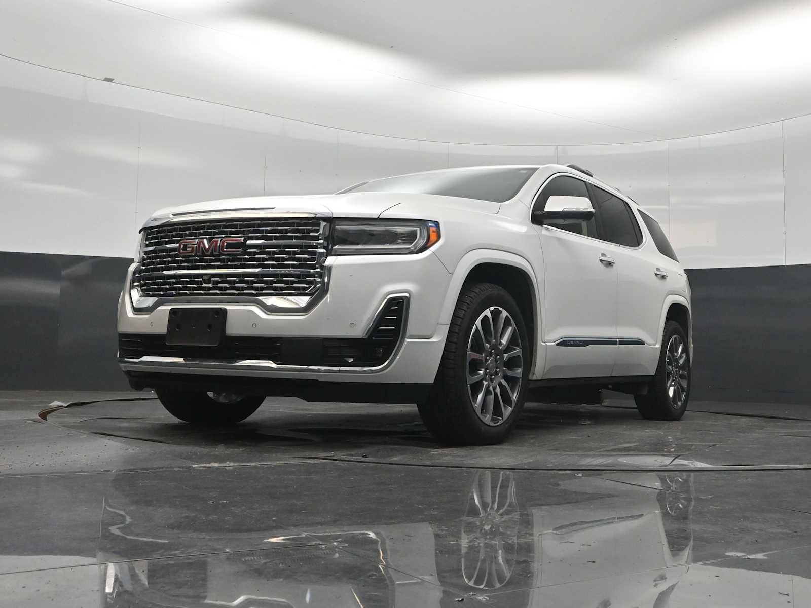 Used 2022 GMC Acadia Denali w/ Denali Ultimate Package AWD/4WD image 23