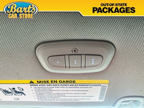 Used 2022 Chrysler Pacifica Touring-L FWD image 32