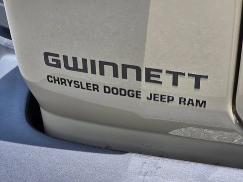 Used 2022 Jeep Wrangler Sport AWD/4WD image 30