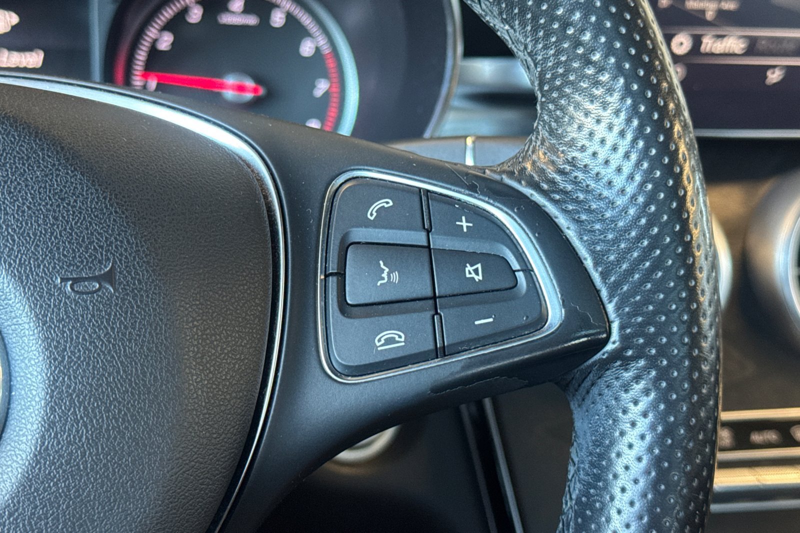 Used 2018 Mercedes-Benz GLC 350e 4MATIC image 36