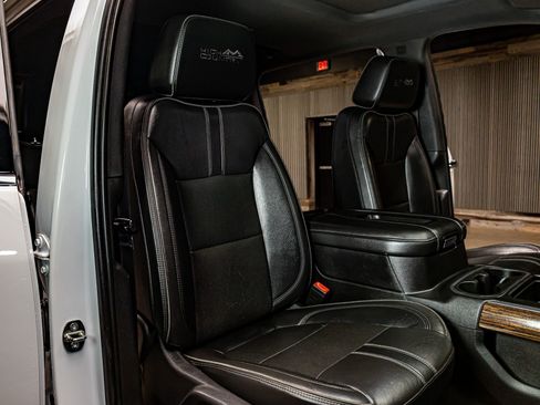 Used 2020 Chevrolet Silverado 2500 High Country w/ Z71 Off-Road Package image 23