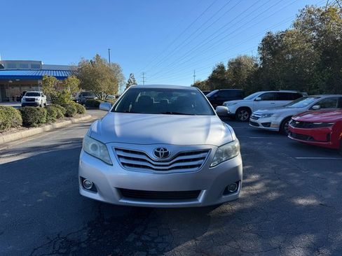 Used 2010 Toyota Camry LE image 5