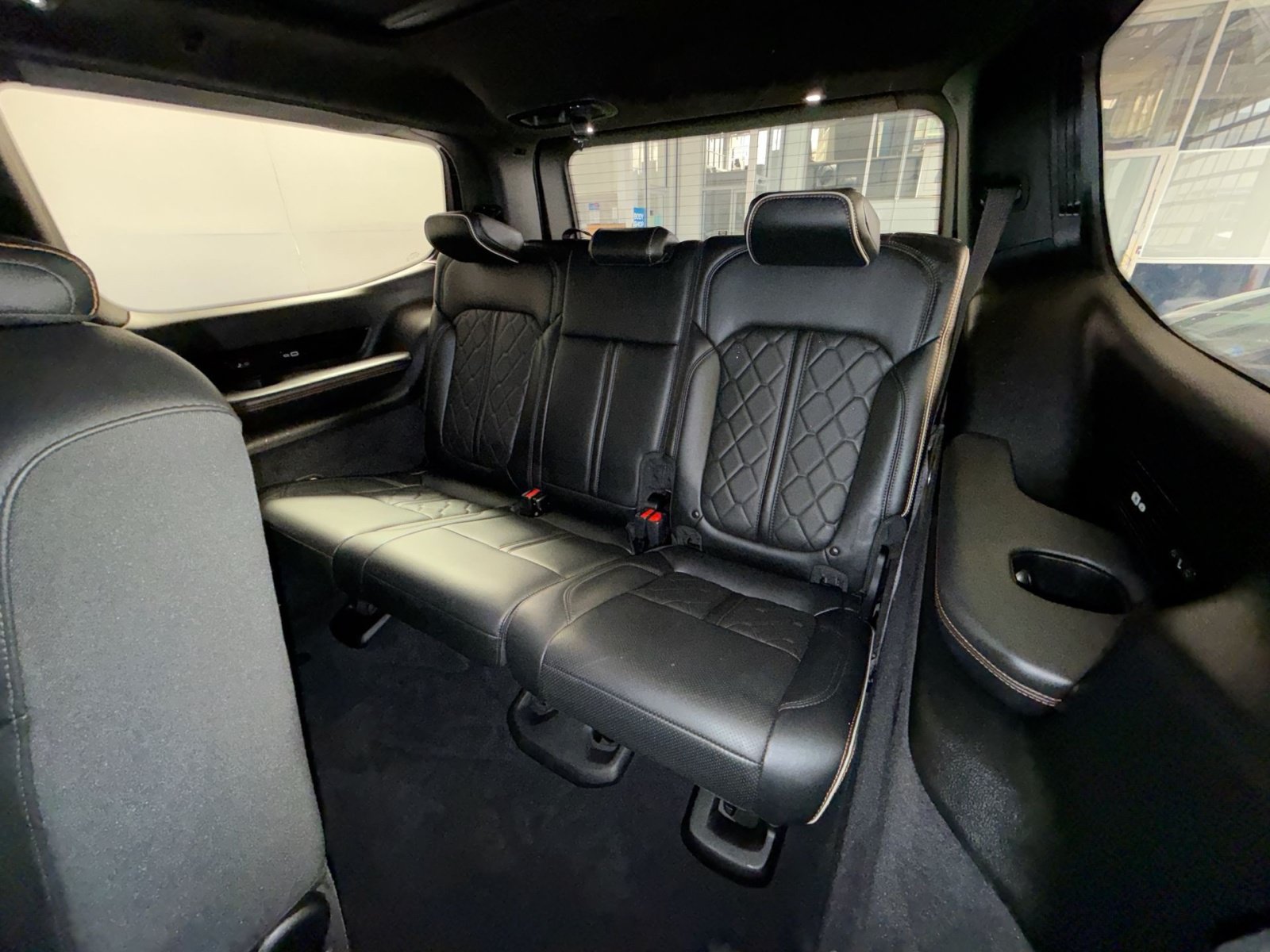 Used 2022 Jeep Grand Wagoneer Series III w/ Flexible Seating Group AWD/4WD image 26