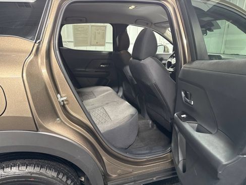 Used 2025 Nissan Kicks SV FWD image 12
