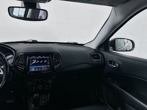 Used 2020 Jeep Compass Latitude AWD/4WD image 22
