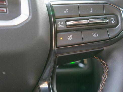 New 2026 GMC Yukon XL AT4 image 24