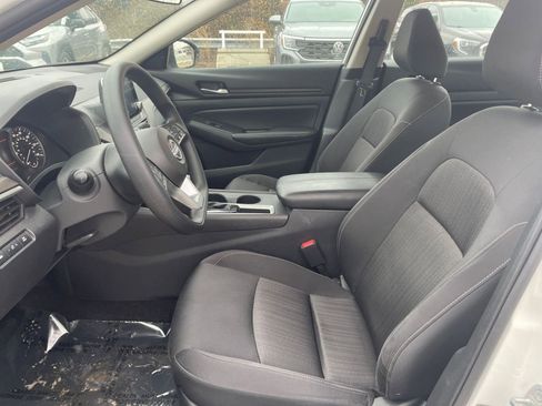 Used 2025 Nissan Altima 2.5 SV image 27