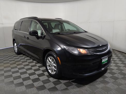 Used 2021 Chrysler Voyager Lxi FWD image 14