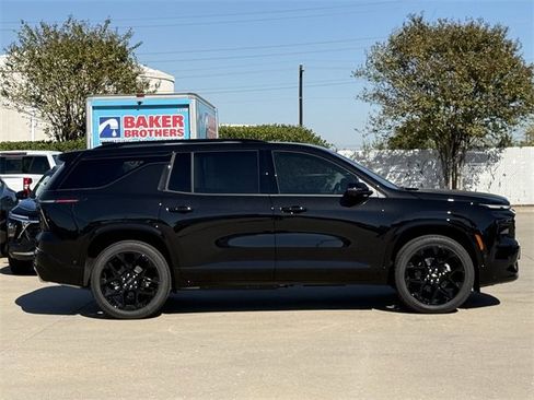 New 2026 Chevrolet Traverse RS image 3