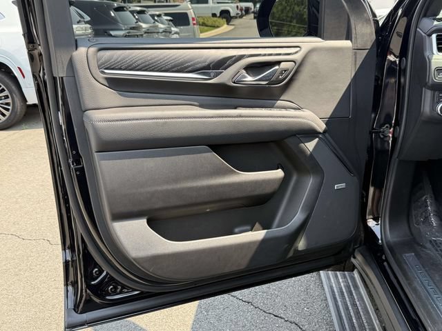 Used 2024 GMC Yukon Denali AWD/4WD image 9