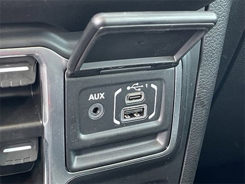 Used 2022 Jeep Wrangler Unlimited Sahara image 20