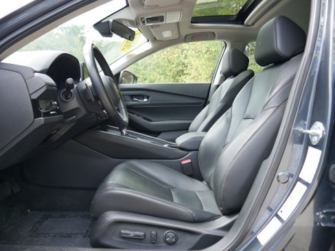 Used 2024 Honda Accord Touring image 12