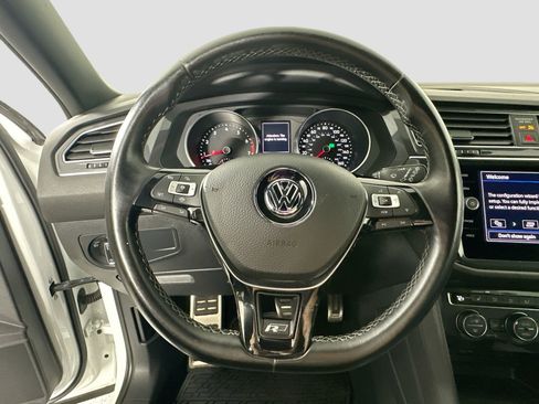 Certified 2021 Volkswagen Tiguan SE R-Line image 11